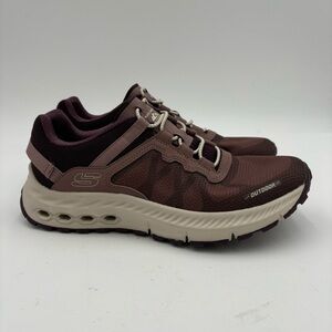 Skechers Women's Sneakers in Brown and Cream